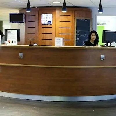 Ibis Budget Marseille Vieux Port 2*,